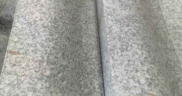 陇南芙蓉白S型拉丝面路沿石