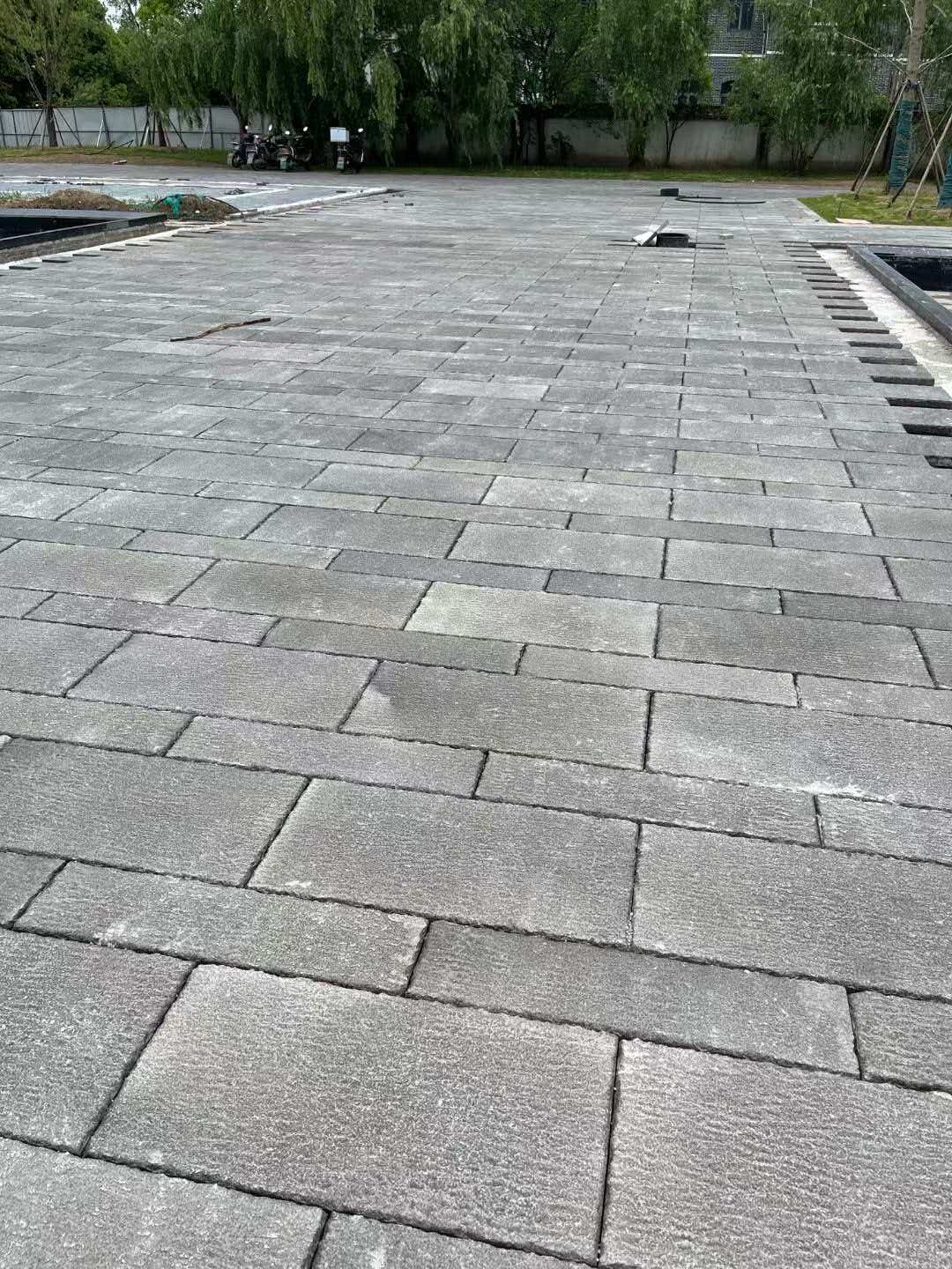 陇南 工地仿古石铺装现场实拍