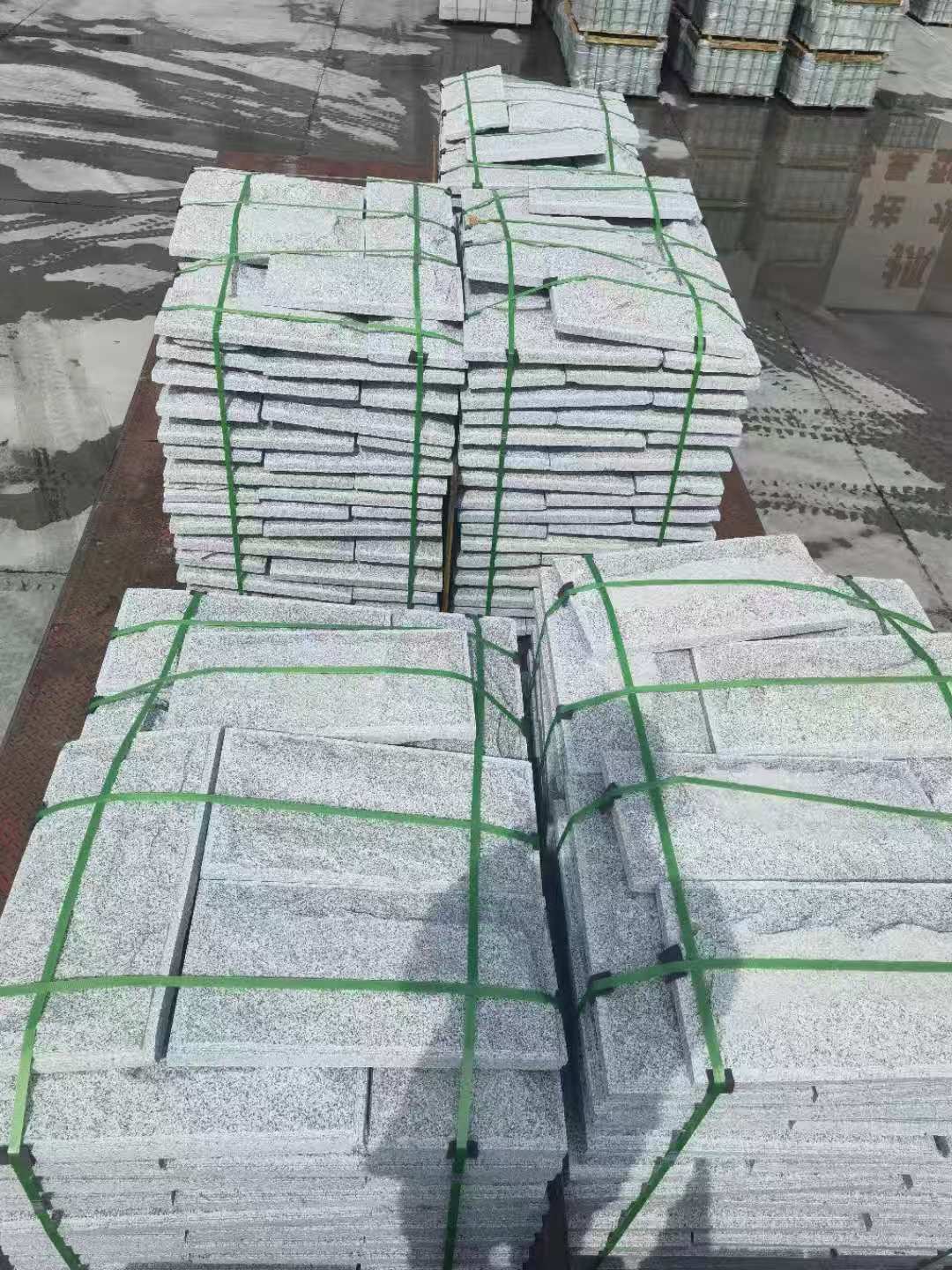 陇南 芝麻白蘑菇石装车出货