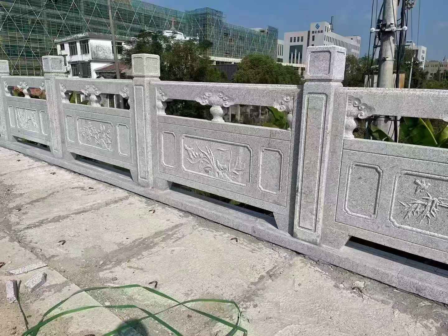 陇南 芝麻白栏杆