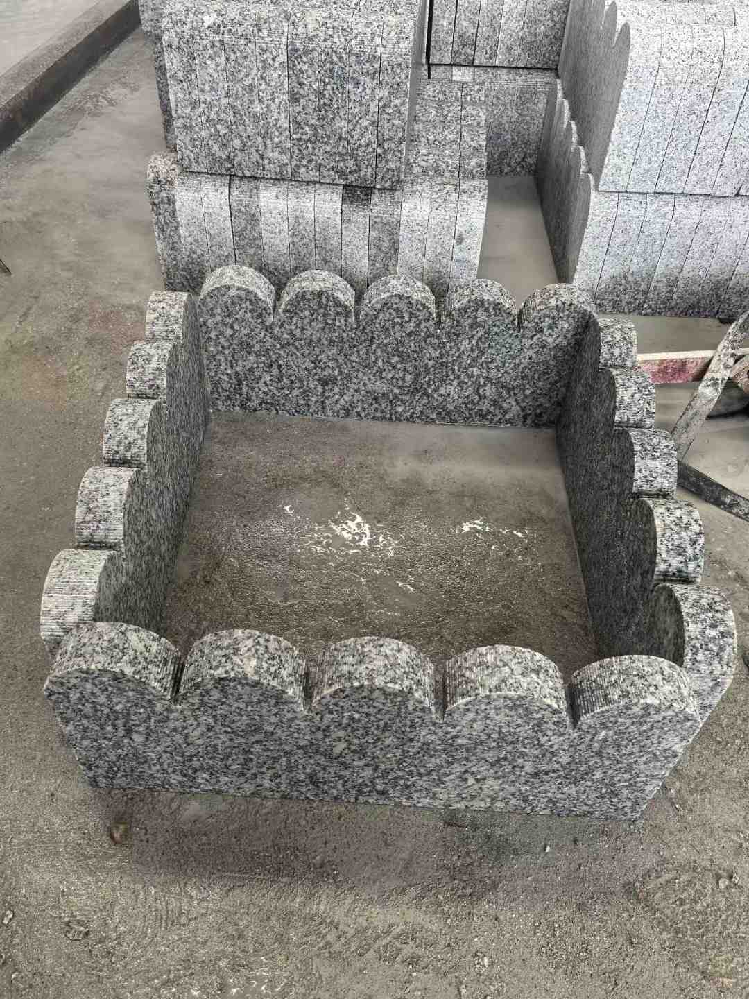 陇南 花边石、花坛围栏石、花池界石、菜园栅栏石、镶边石、波浪状界石介绍