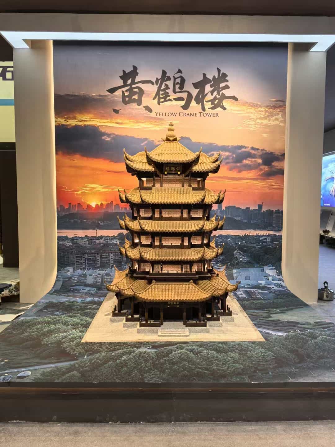陇南仿古石文创作品-黄鹤楼
