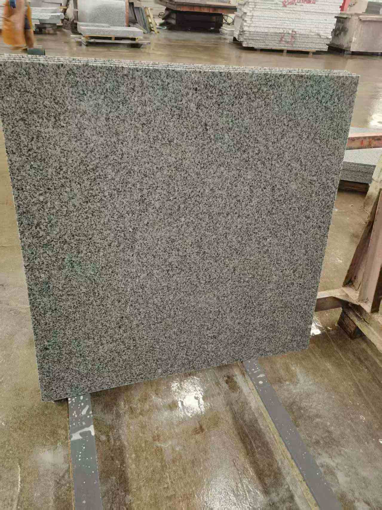 陇南 芝麻白光面900*900，高地铁标准