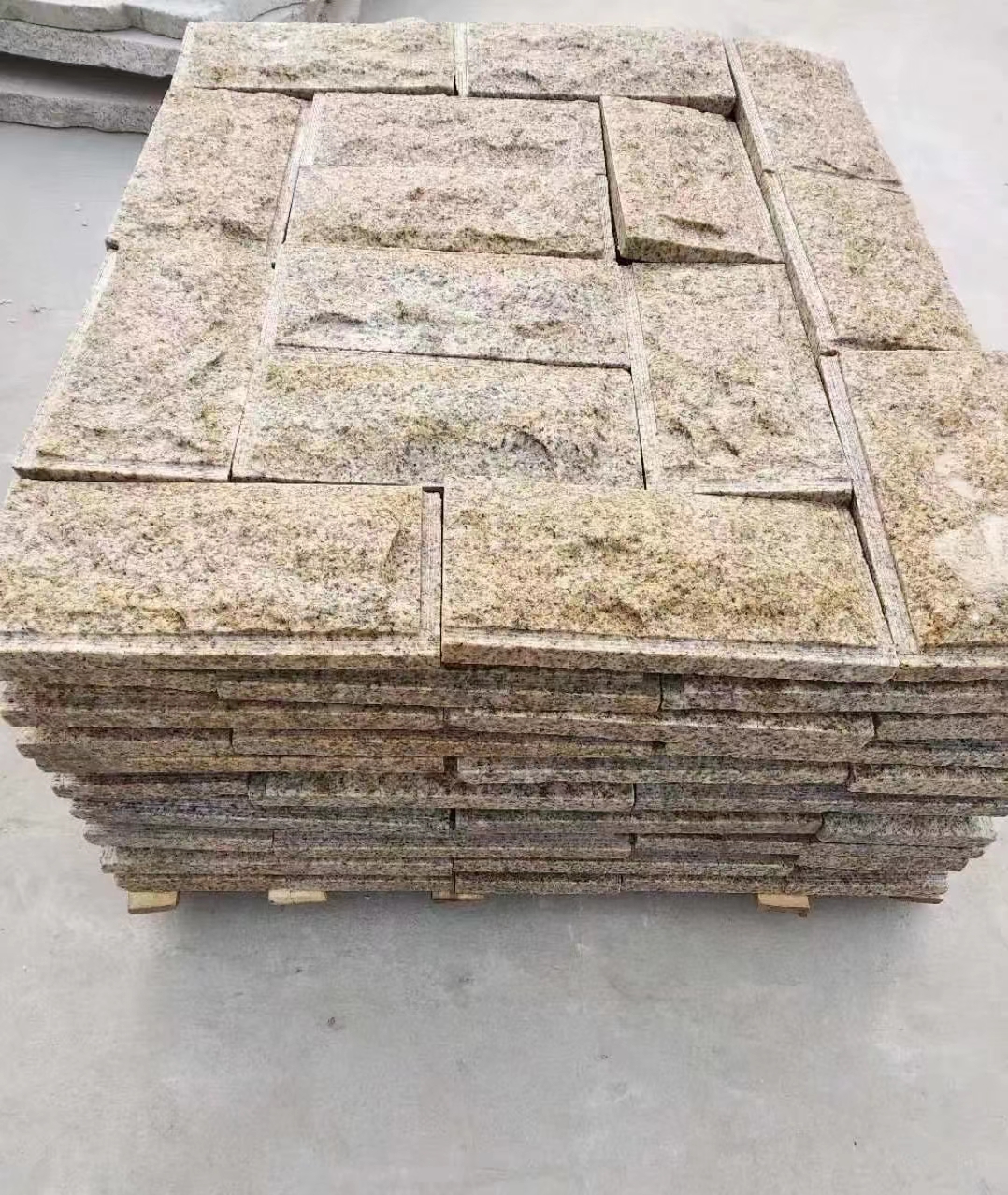 陇南黄锈石蘑菇石